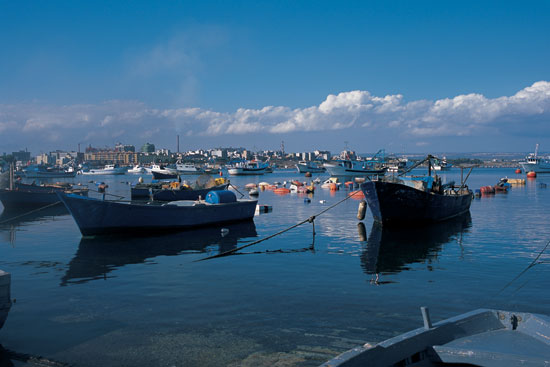Taranto. O.P.E.R.A. (Organizzazione Programmazione Economica  Riqualificazione Ambientale). Convegno Mar Piccolo