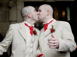 Celebrato matrimonio gay tramite Skype di coppie omosessuali italiane