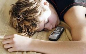 Mai dormire con il cellulare sotto il cuscino …