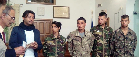 MONTEMESOLA. Ieri sono ‘nati’ 4 giovani paracadutisti, tra loro Giulia Latorre. L’orgoglio del padre Massimiliano