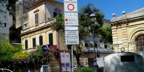 Lo scandalo delle multe a raffica del Comune di Lecce