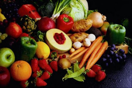 Mangiare frutta e verdura può aiutare a smettere di fumare