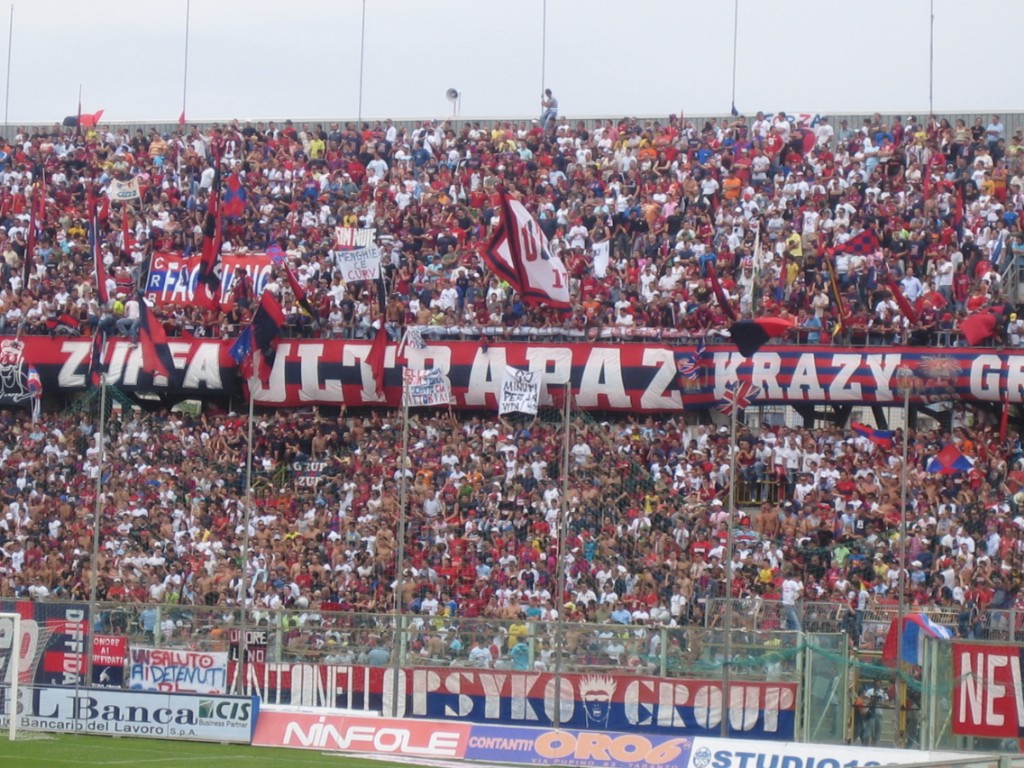 Taranto, la società di calcio ai tifosi: “Sei disoccupato? Nostro ospite allo stadio”