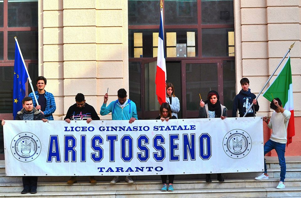 TARANTO. Liceo Ginnasio Statale “Aristosseno”: “#JeSuisCharlie”