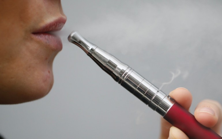 Divieto di sigarette elettroniche diventa legge a Big Island nelle Hawaii e potrebbe espandersi in tutto lo stato