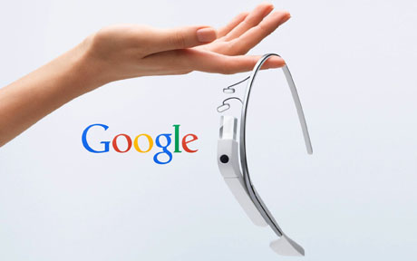 I Google Glass, alla guida sono pericolosi. Per l’Ufficio prevenzione infortuni svizzero andrebbero vietati al volante