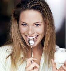 Esperimento bizzarro: ricercatrice americana utilizza la sua vagina per fare yogurt