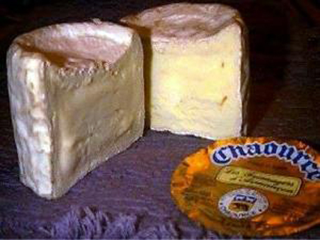 Allerta alimentare per contaminazione microbiologica in Europa: scatta il ritiro del formaggio francese “Chaource” commercializzato anche in Italia