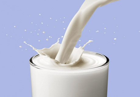 Secondo i ricercatori della prestigiosa università di Harvard il latte aumenta il rischio di cancro