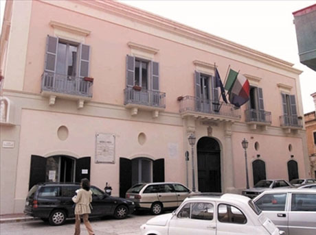 “Il Comune di Massafra non raggiunge l’obiettivo per evitare l’aumento dell’ecotassa ma viene graziato dalla Regione Puglia”