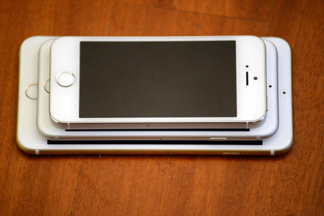 Apple richiama lo smartphone iPhone 6 Plus. La fotocamera è difettosa