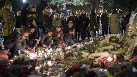 Attentato Parigi, oggi, lunedì, alle 12.00 un minuto di silenzio in tutta Europa