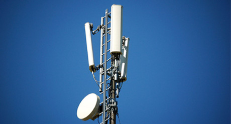 TARANTO. “Antenna per telefonia mobile su Via Calabria”