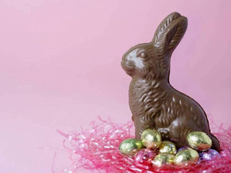 Foodwatch lancia l’allarme: coniglietti pasquali di cioccolato con olio minerale