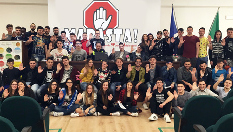 Studenti di Lecce lanciano “Mabasta”, studenti di Giugliano (Na) rispondono “noi ci siamo”