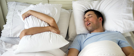 Cambiando letto si dorme male? La colpa è del cervello