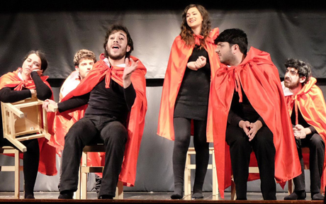 Mola di Bari. Teatro van Westerhout “Red”, da Cappuccetto Rosso, Unika Produzioni