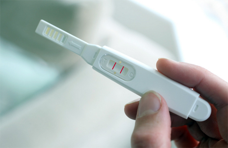 Test di gravidanza positivi in vendita su internet, l’ultima e preoccupante tendenza della Rete