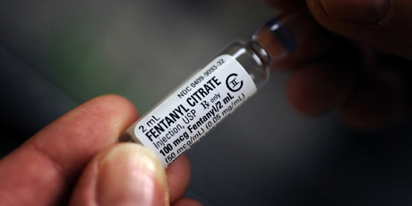 Farmaci falsi: il fentanyl cinese fa strage. E’ stato anche la causa della morte di Prince