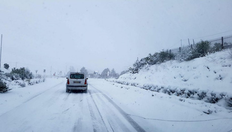 Neve e ghiaccio, incidenti a catena. Puglia imbiancata, traffico in tilt