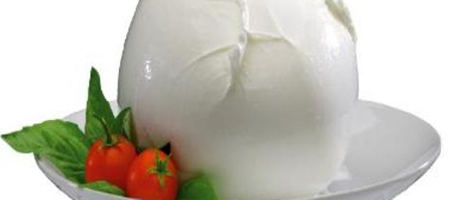 Finto latte Made in Italy. Il formaggio e la mozzarella sono “italiani”, il latte è straniero