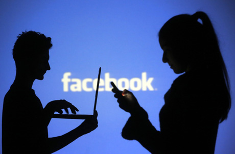Condividere gli insulti con i “Like” sui post di Facebook diventa reato