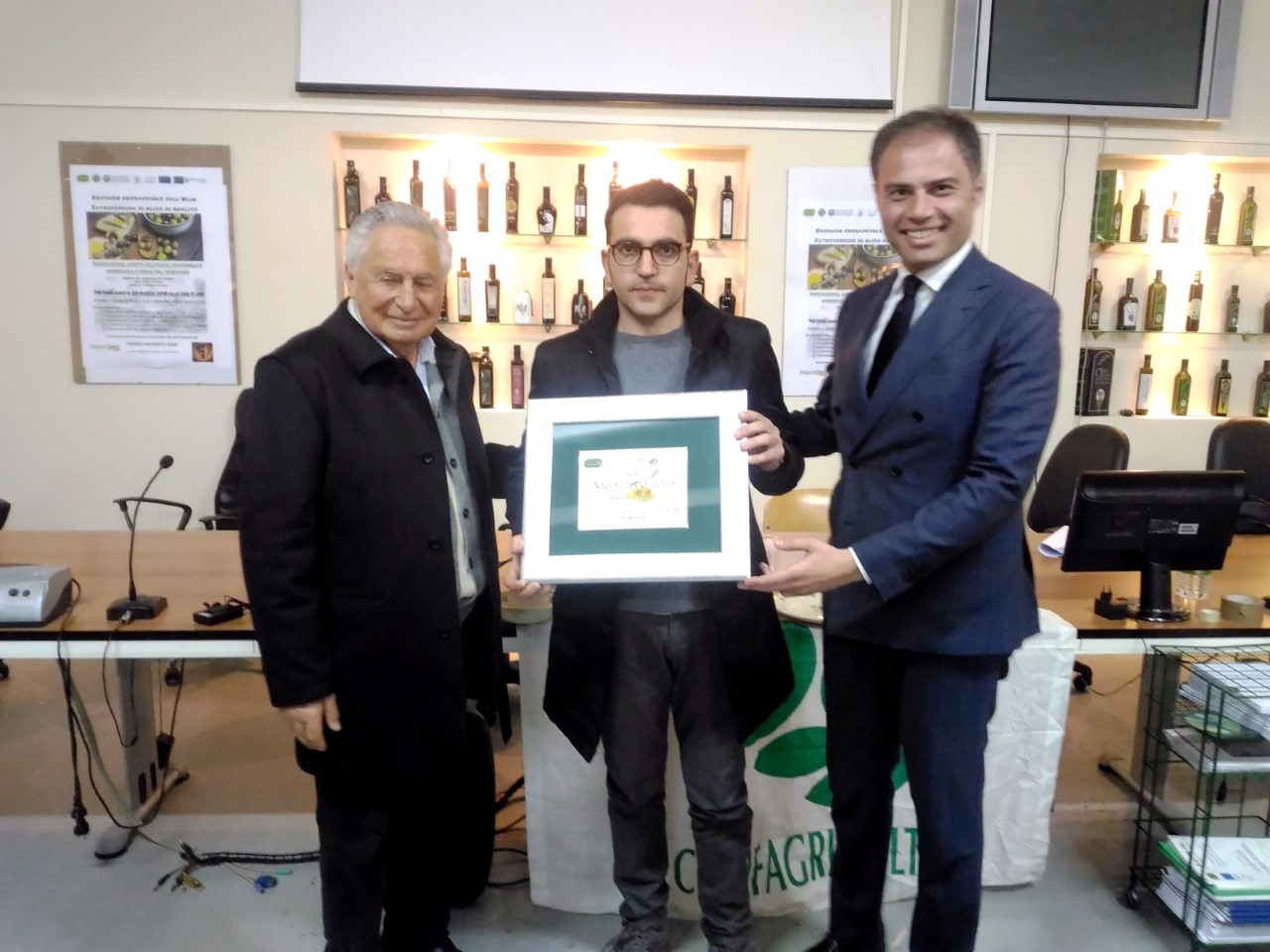 PALAGIANELLO. All’azienda Mazzarrino, il premio NutriEvo 2018, per il miglior blend di olio extravergine di oliva, assegnato dall’Ajprol