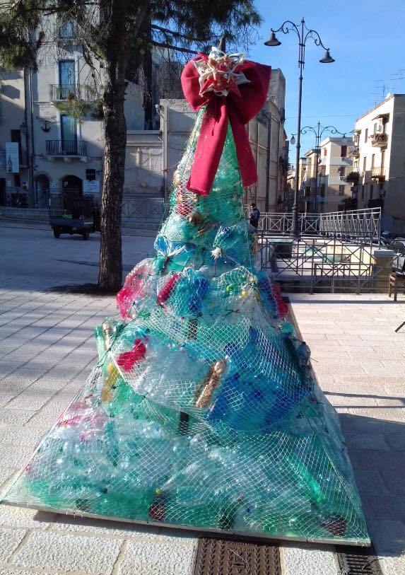 ISDE TARANTO DONA ALLA CITTA’ UN ECOABETE IN PIAZZETTA SANT’EGIDIO