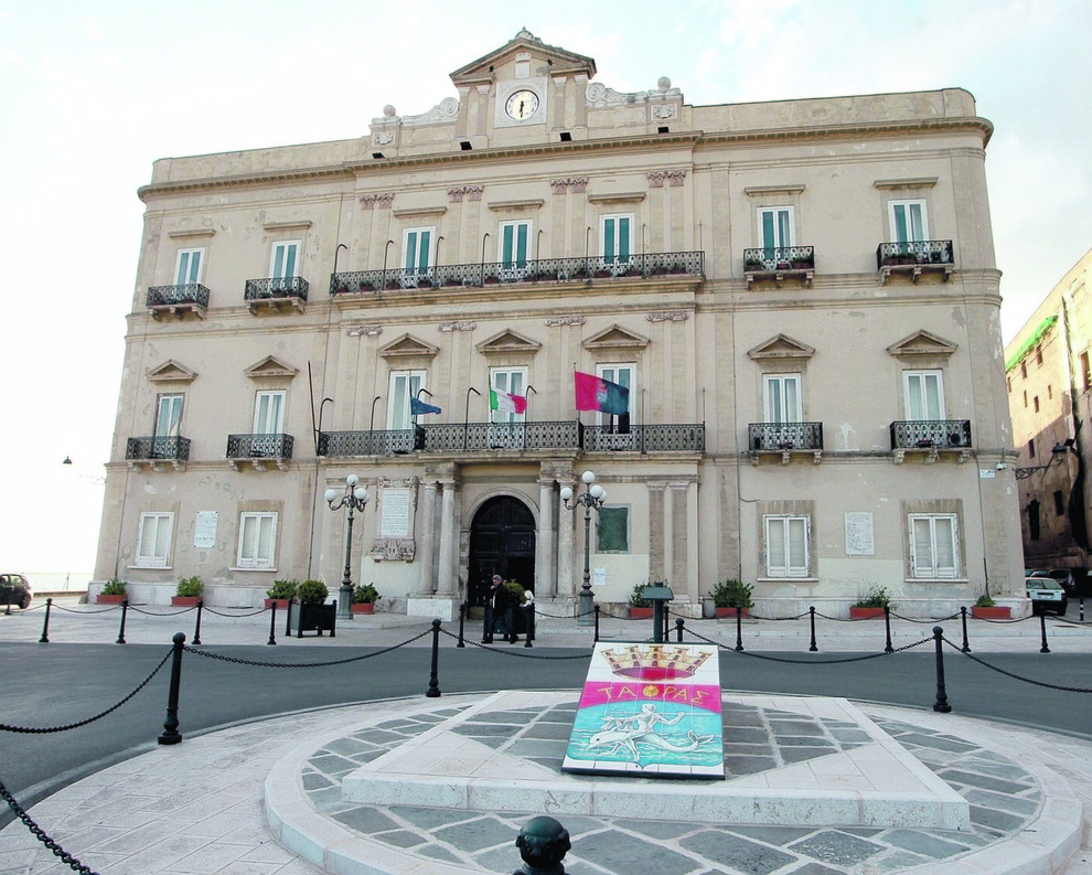 Taranto. BALDASSARI E NILO SUL PROGETTO IDROVOLANTI: “L’ASS. CATALDINO NON RISPONDE NEL MERITO. PARLEREMO DIRETTAMENTE CON L’AUTORITA’ PORTUALE”