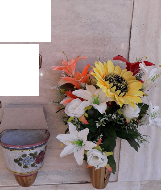 SAVA. Cimitero comunale. Ennesimo furto di porta fiori