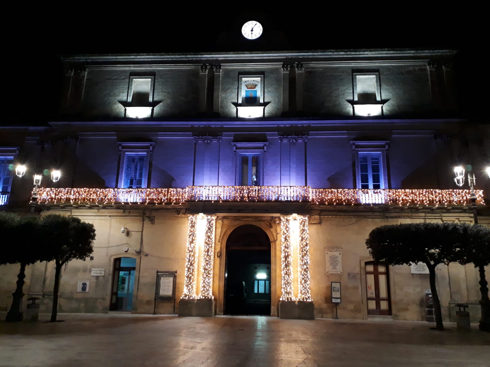 MOTTOLA SI ACCENDE CON LE LUCI DEL NATALE