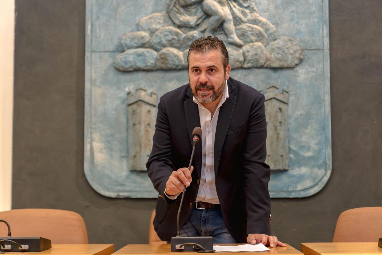 Allarme blatte, Maiorano (FdI): “Versante orientale dimenticato, l’Aqp intervenga con urgenza”