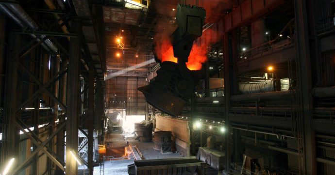 TARANTO. Ex Ilva, i sindacati proclamano lo sciopero il 23 aprile: “Mittal pensa al profitto e il governo in silenzio. La vertenza è in stallo da 10 anni”