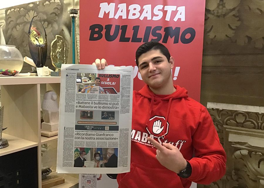 Mirko Cazzato è “Pugliese dell’Anno 2021” per l’impegno contro il bullismo con Mabasta