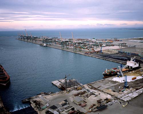 Incidente mortale al porto di Taranto. Mazzarano: “Inammissibile morire sul lavoro”