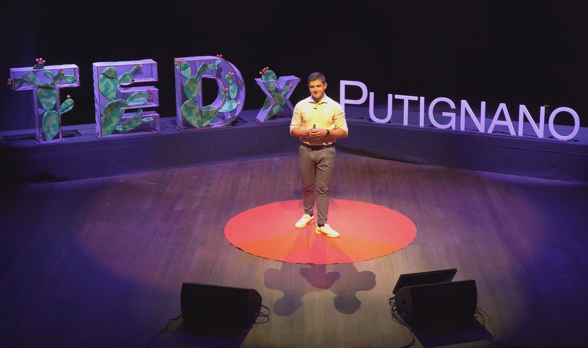 A 14 anni crea movimento antibullismo a 19 è nella Top10 mondiale, a 20 è TEDx speaker